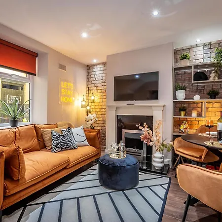 Escape Sleeps 6 Ferienhaus *