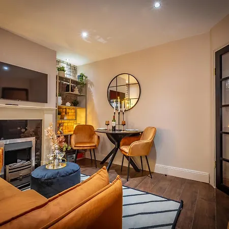 Escape Sleeps 6 Ferienhaus Waterford